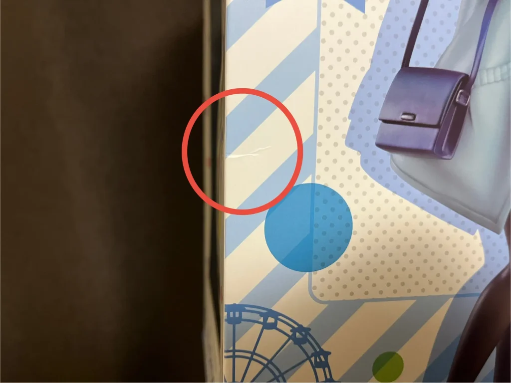 中野三玖フィギュアの外箱のダメージ2箇所目