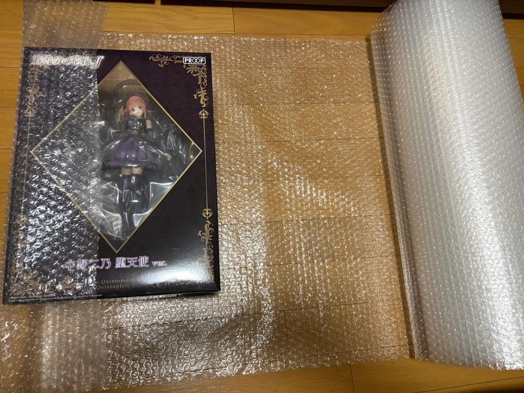 プチプチにフィギュアを載せる